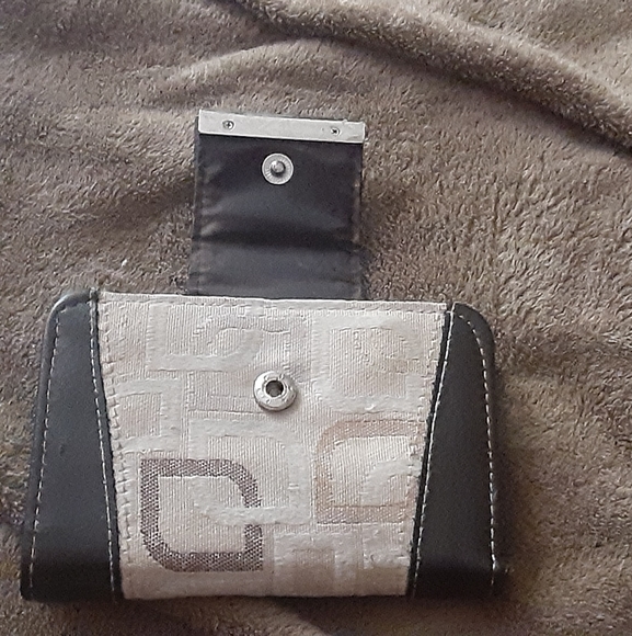 Wallet - Picture 2 of 3